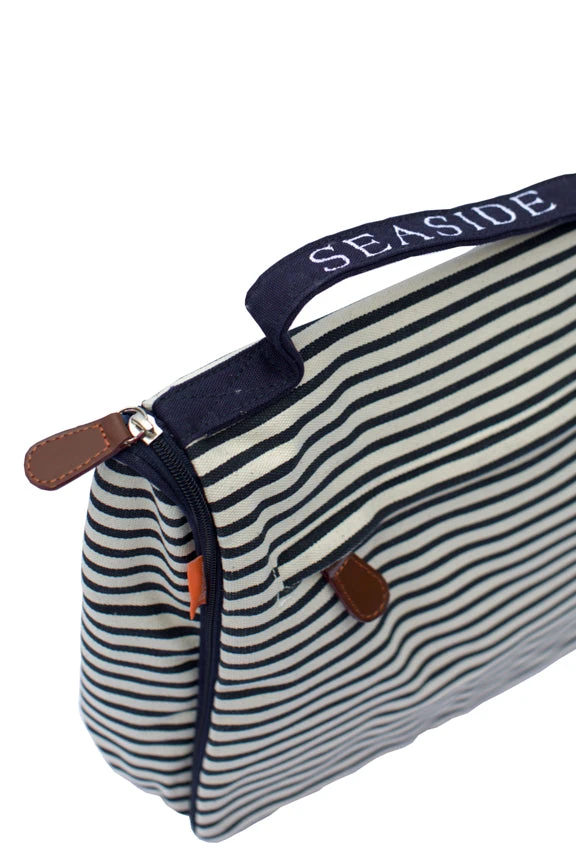 CBSTATION HOME & GIFTS Hanging Navy Stripe Travel Kit 4 CBSTATION HOME & GIFTS Hanging Navy Stripe Travel Kit